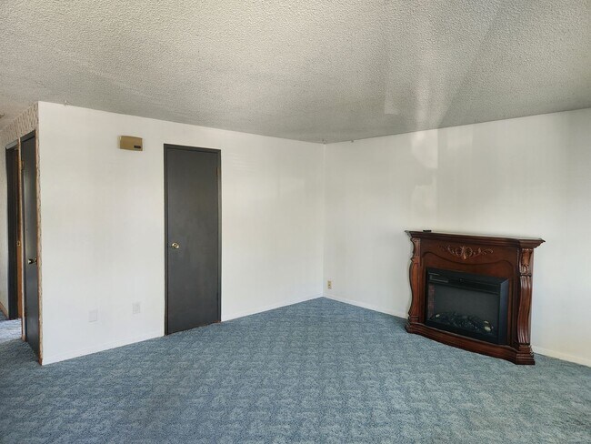 Photo - Large 3 br 1 ba charming home