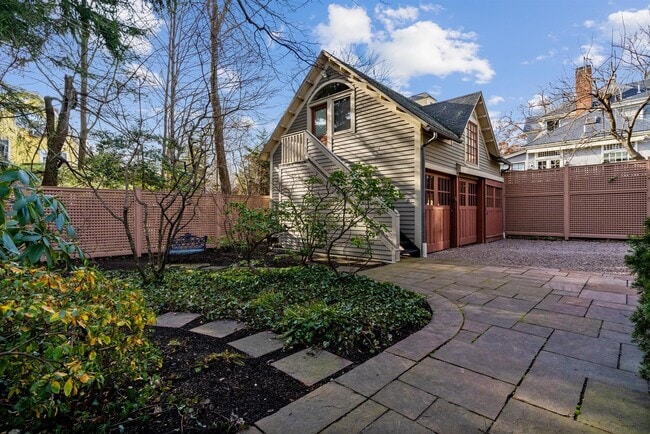 Photo - 30 Healey St Unit 2