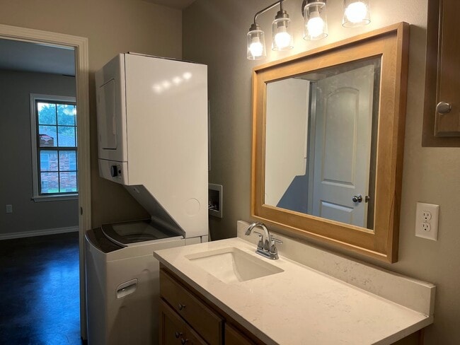 47 W Center St Unit B