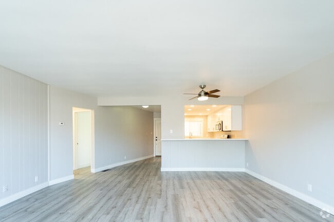 2BR, 1BA - 986 SQ.FT.