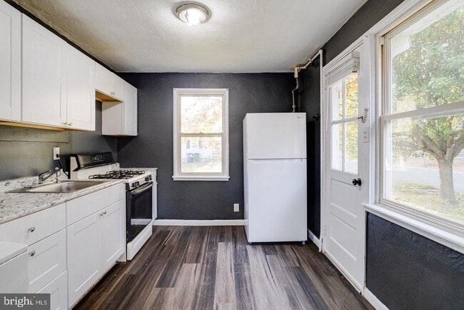 Photo - 2 Chesapeake Ct