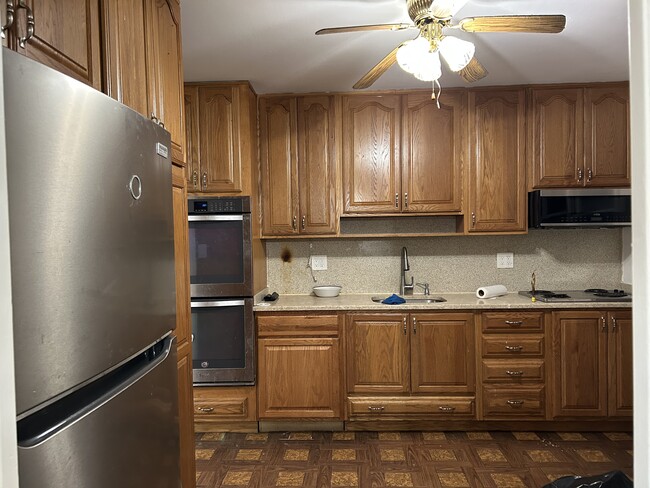 Photo - 965 Suffolk Ave