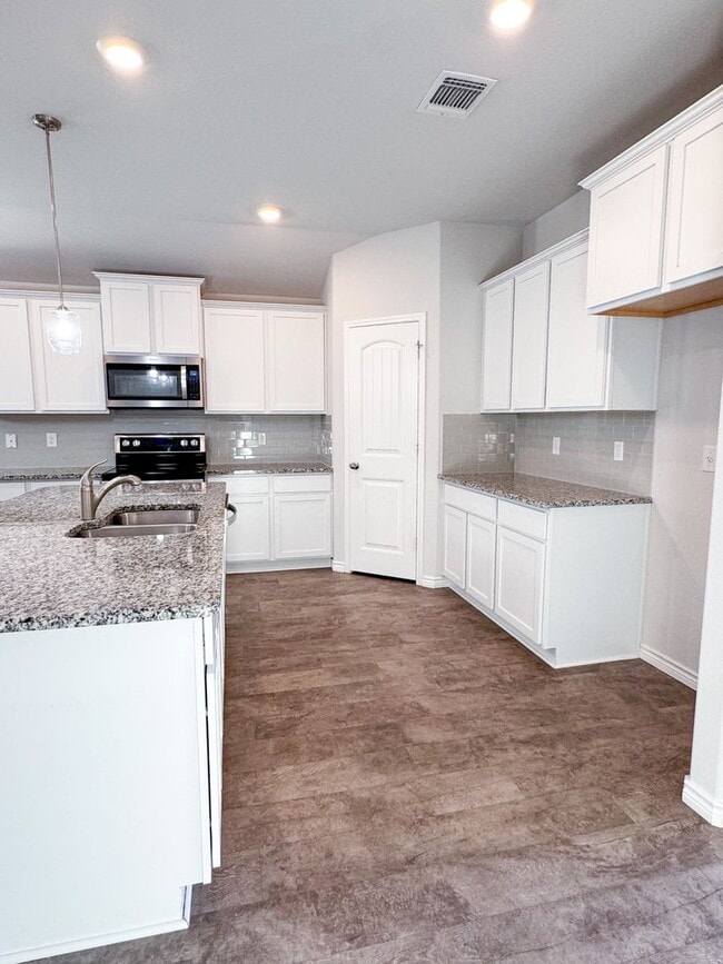 Photo - Stunning Home in Belton- Three Creeks!