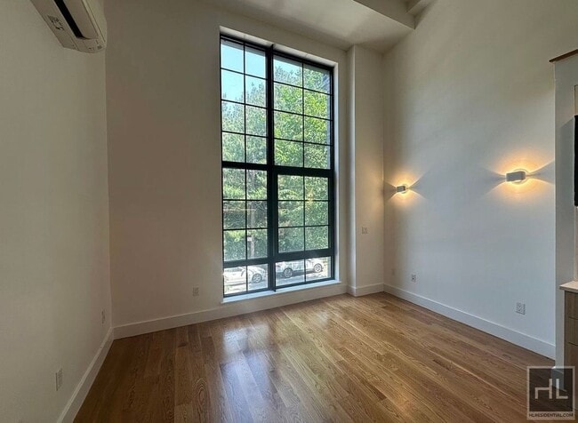 Photo - Bruckner Boulevard Unit 5V