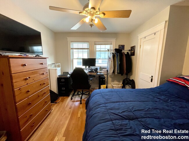 Photo - 896 Fellsway Apartments Unit 2