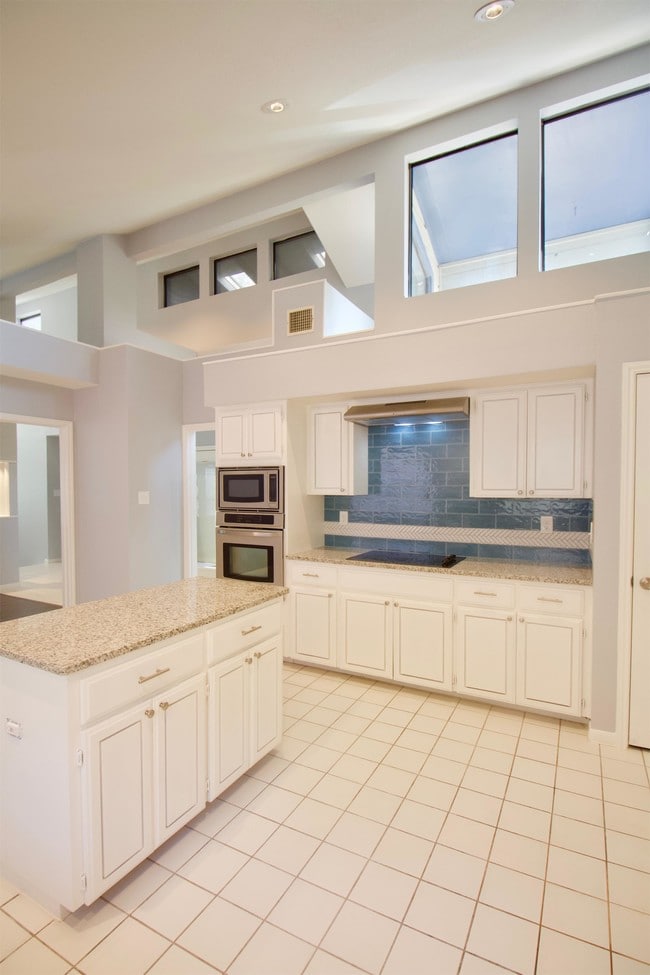 Photo - 1806 Encino Bend