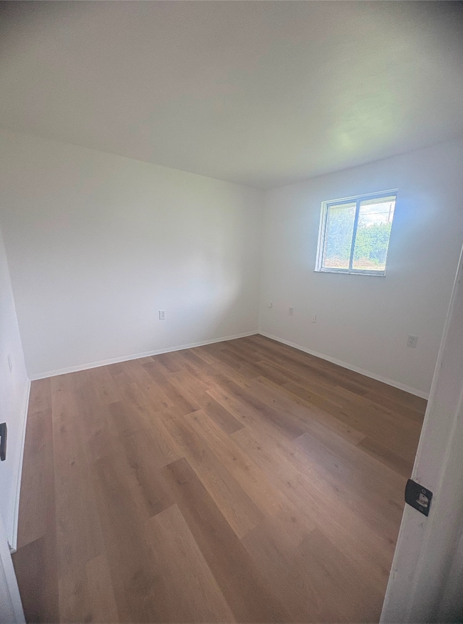 437-439-439 Forest St