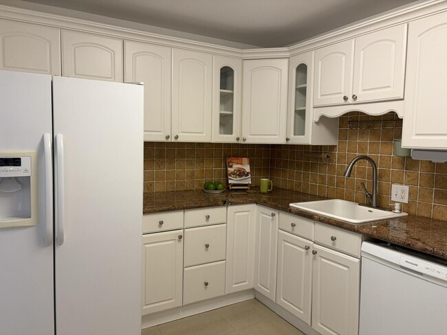 Building Photo - 2940 N Course Dr Unit 104