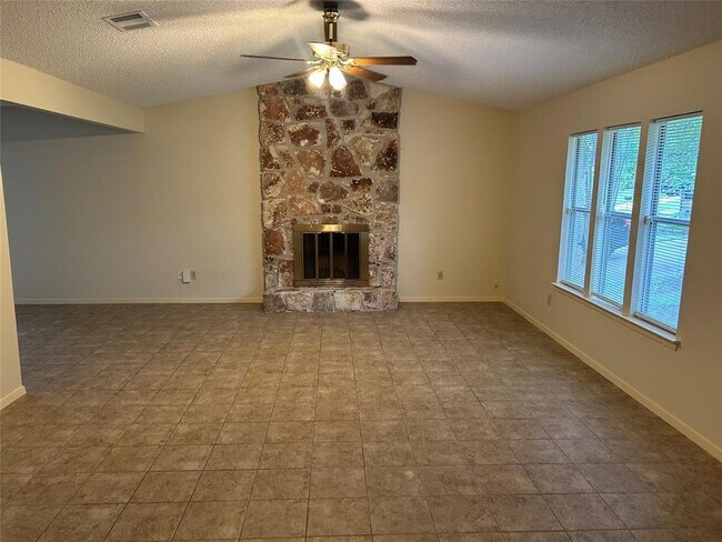 Photo - 2114 Lear Ln