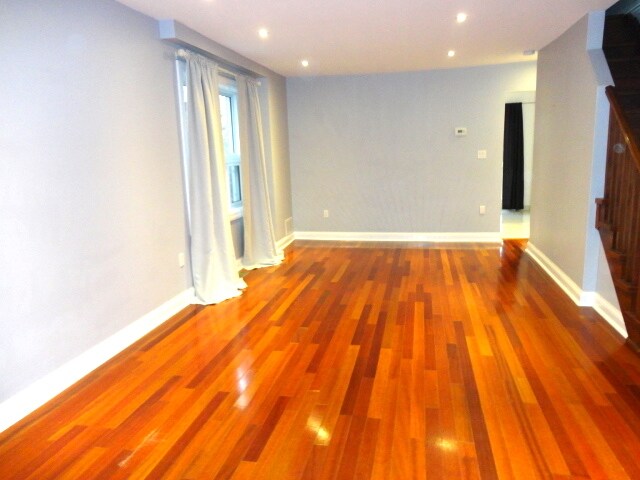 Photo - 327 Wolverleigh Blvd