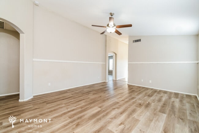 Photo - 525 S St Claire