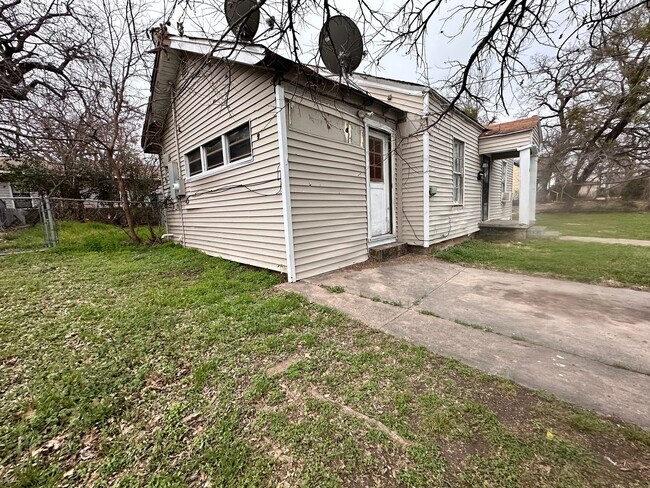 Photo - 4 bedroom, 1 bathroom home in Gatesville