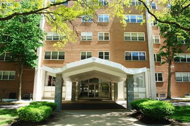 Building Photo - Twenty Fathoms, LLC Unit 8L Rental