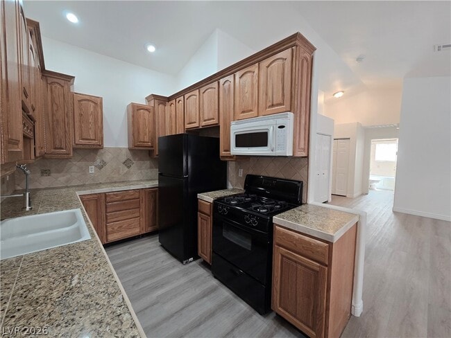 Photo - 1612 N Torrey Pines Dr Unidad 104