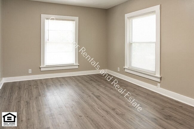 Photo - 1111 Maple Ave Unit 1111 1/2 Maple Ave