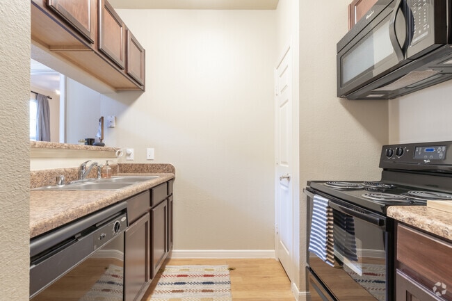 4HAB, 4BA - 1.538SF - Parkway Place Apartments