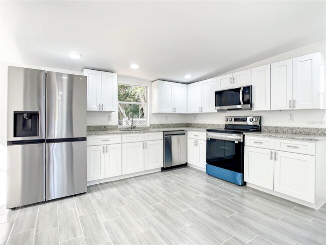 Photo - 560 Fairmount Rd