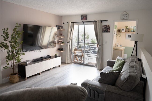 Photo - 3500 Gateway Dr Unit 202