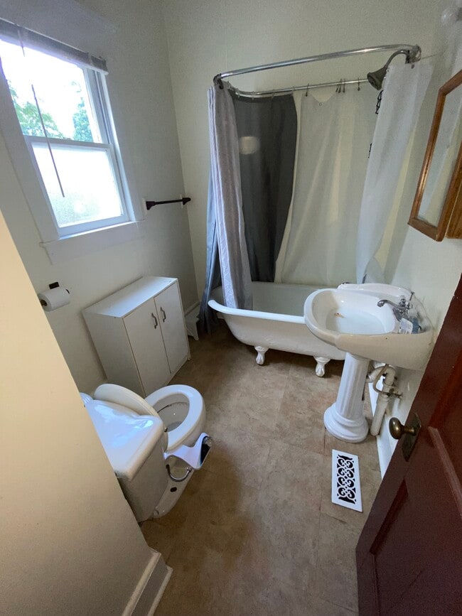 Photo - 129 Hill Bend Pl