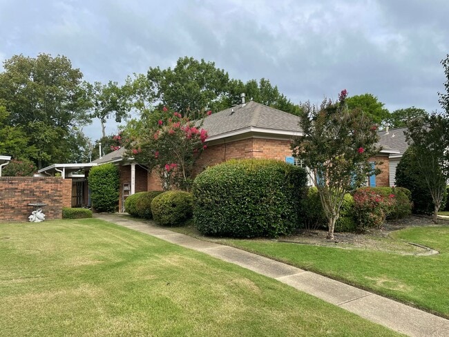 Photo - Precious Patio home off Vaughn Rd 3/2