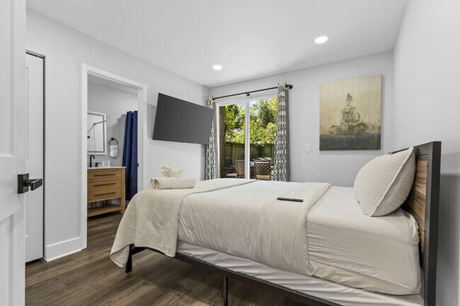 822 Parkwood Ave Unit SI ID1268891P