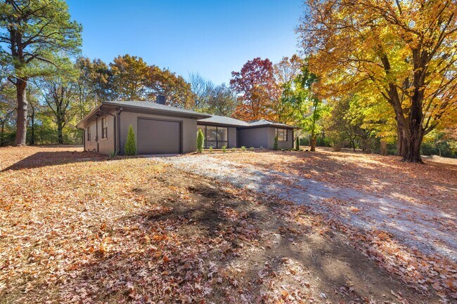 2096 Box Ave