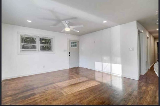 Photo - 271 Childs Dr NW