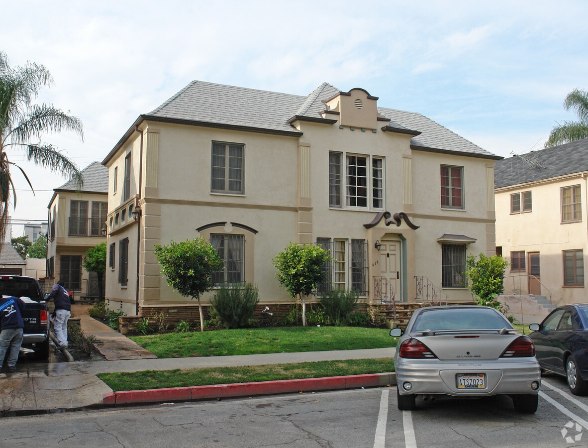 Photo - 619-623 1/2 S Detroit St