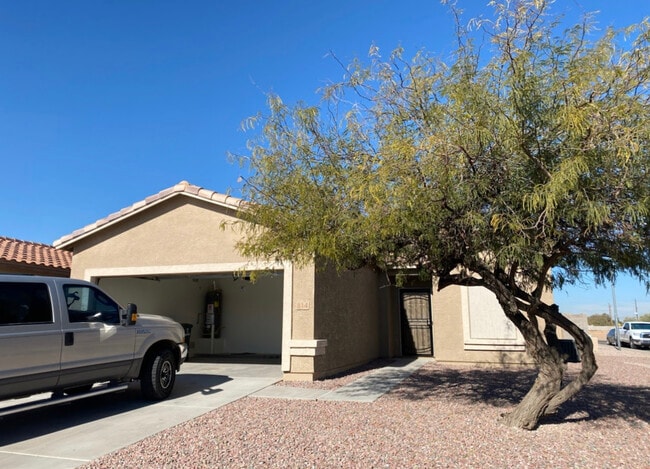 Building Photo - 814 W Cholla St Rental