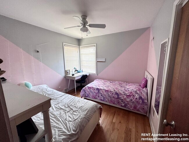 Photo - 9944 Karlov Ave