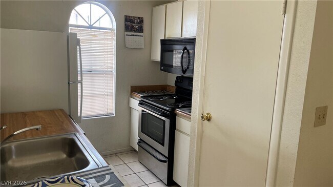Photo - 3604 Di Salvo Dr Unit 122