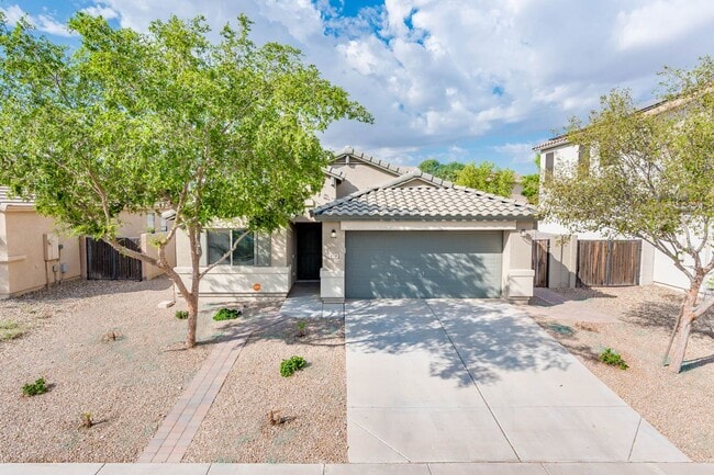 Building Photo - Beautiful 4-bed SFH in Tolleson Rental