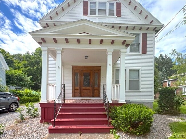 Photo - 3565 Oneida St