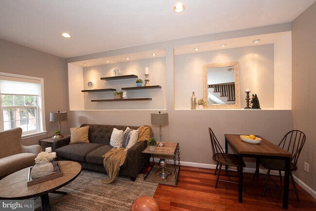 Photo - 2025 Parrish St