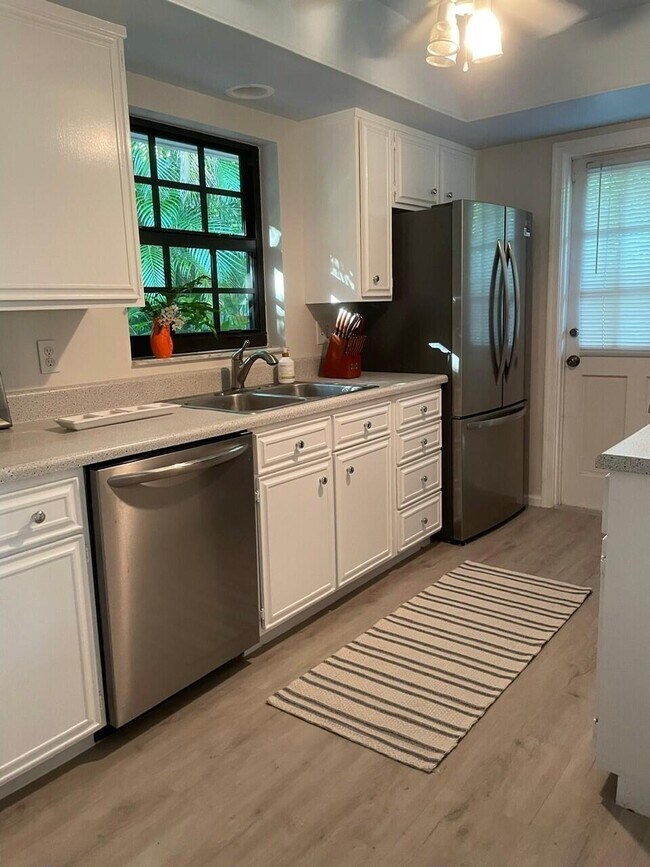 Photo - 1042 Del Harbour Dr