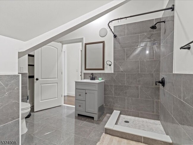 Building Photo - 512-514 Broadway Unit 3 Rental
