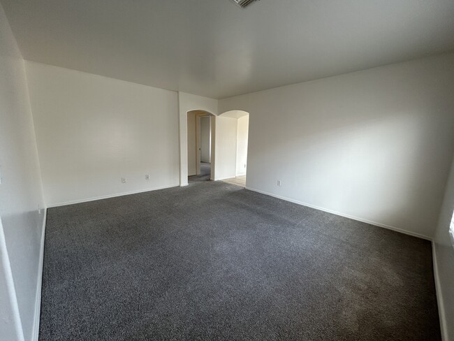 12232 W Windrose Dr