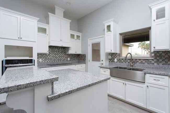 Photo - 2206 Liverpool Dr