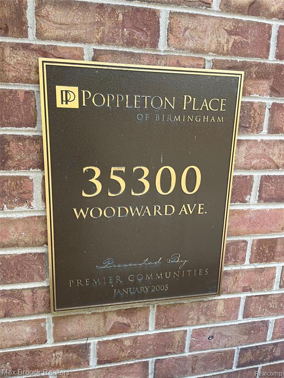 Photo - 35300 Woodward Ave Unidad 404