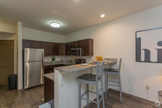 2BR, 2BA