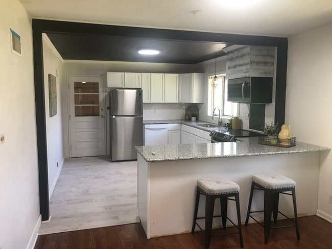 Photo - 7146 Parallel Pkwy