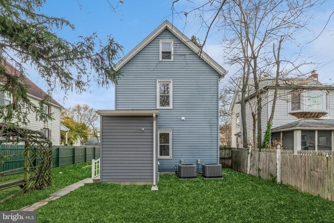 Photo - 87 Delaware Ave