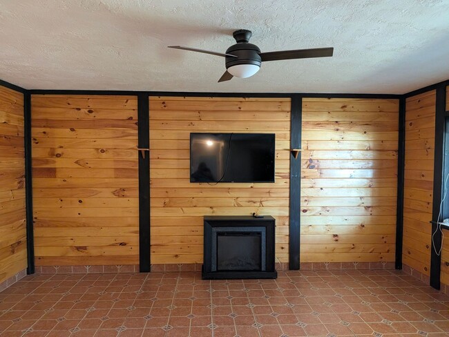 Photo - Lovely large 2/2/1 in Beverly HIlls