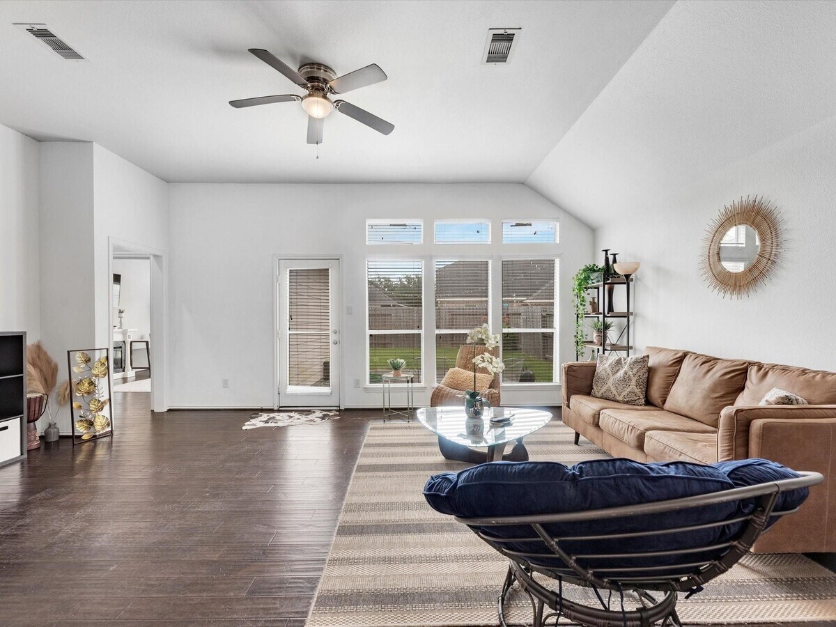 Photo - 2042 Shore Breeze Dr