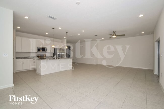 Photo - 320 Corbel Ln