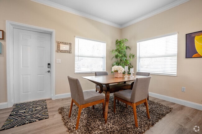 1BR, 1BA - 860SF Dining Room