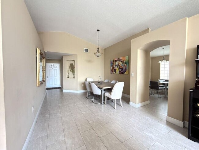 775 NW 165th Ave