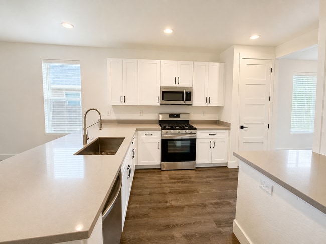 Photo - 1744 Allerton Way