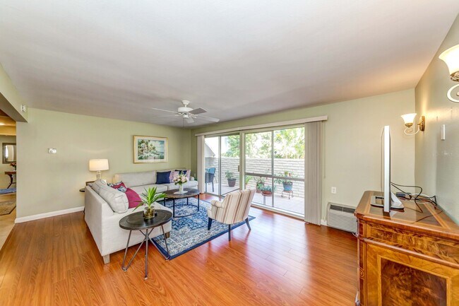 Photo - 678 Via Alhambra Unit C