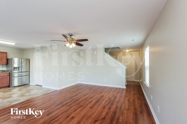 Photo - 9013 Sharpes Cir